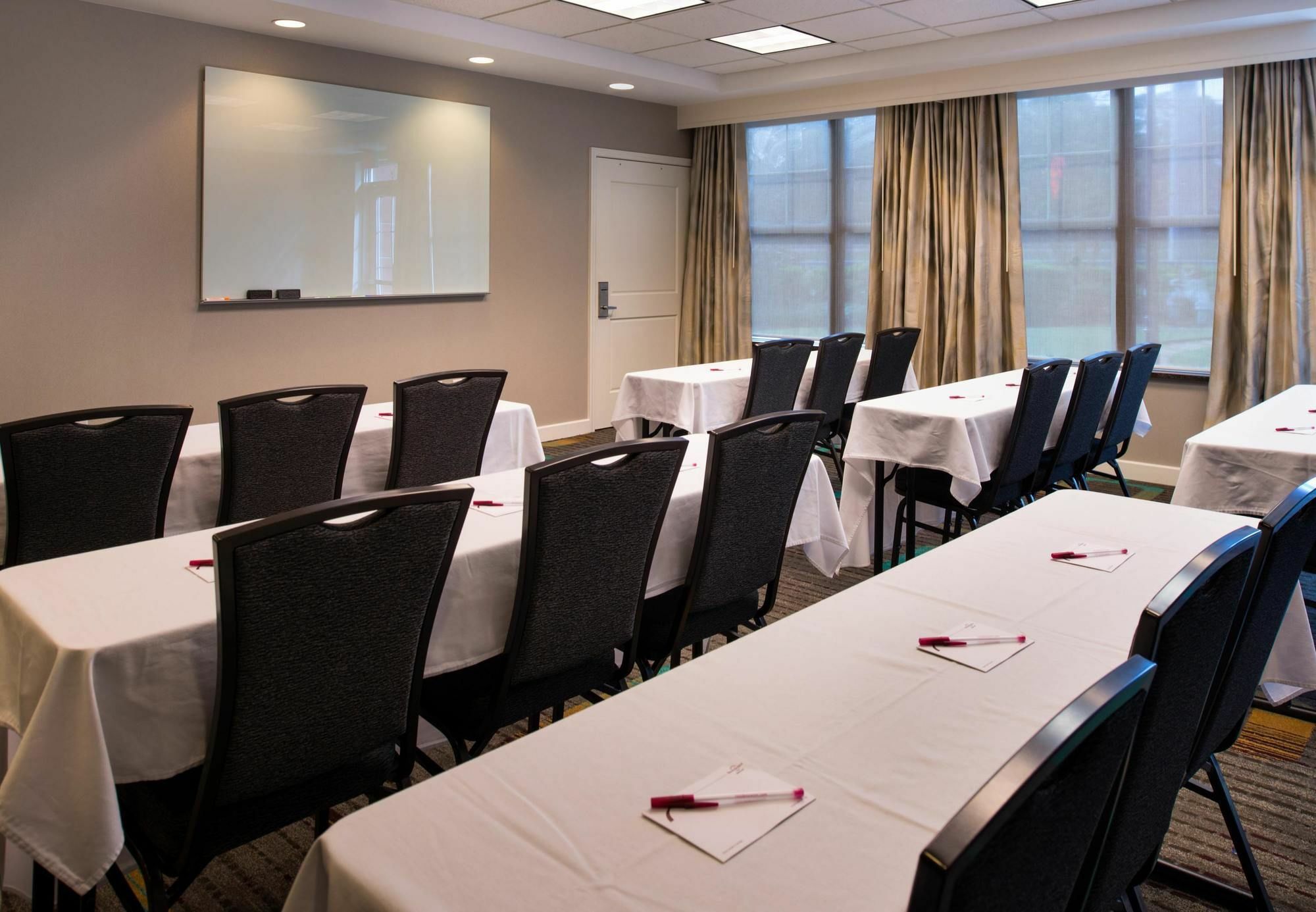 Residence Inn By Marriott Gainesville I-75 Экстерьер фото