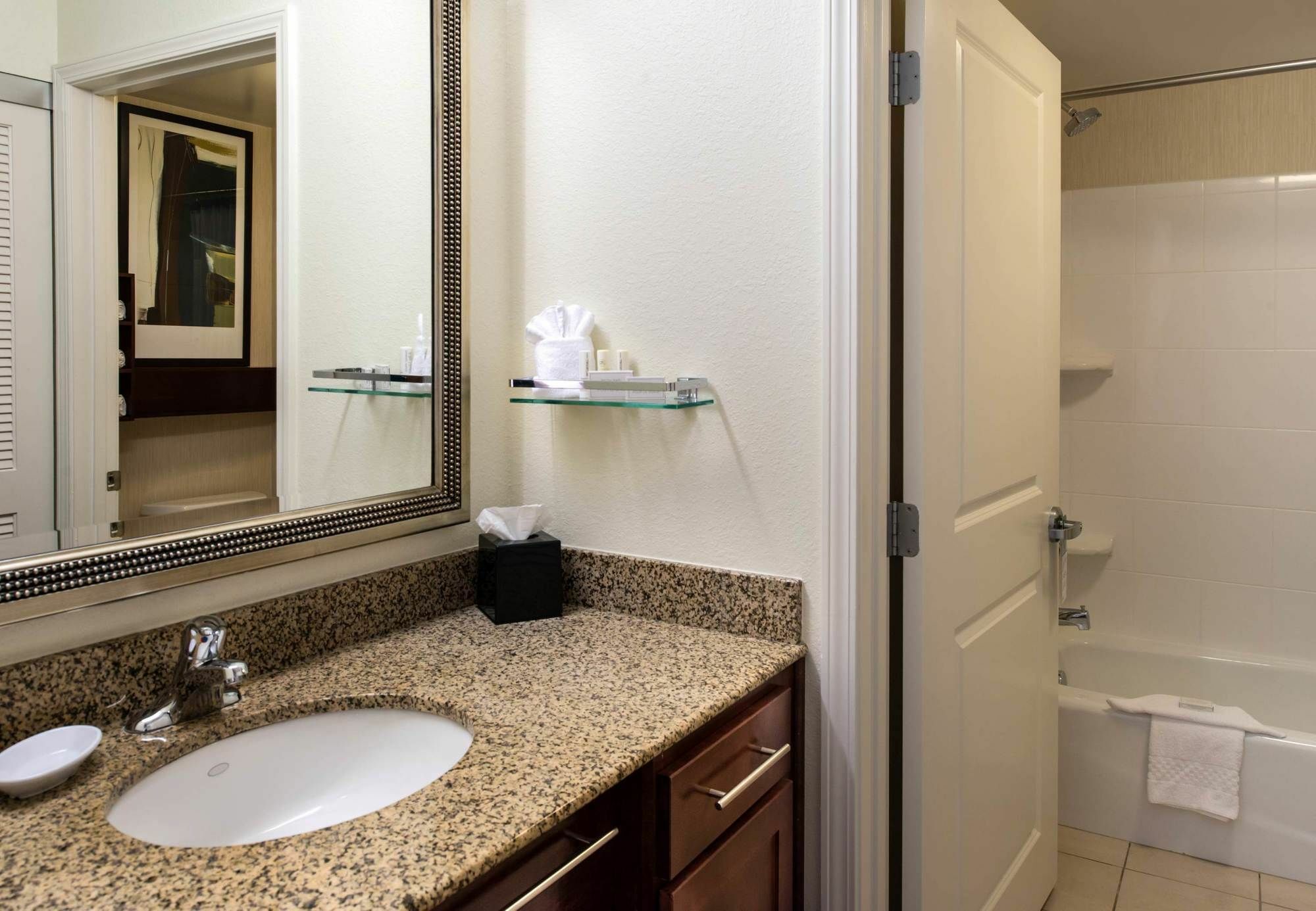 Residence Inn By Marriott Gainesville I-75 Экстерьер фото